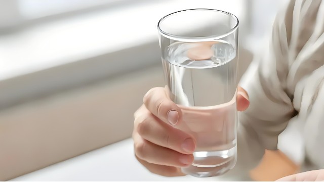 每天要喝够8杯水才健康？